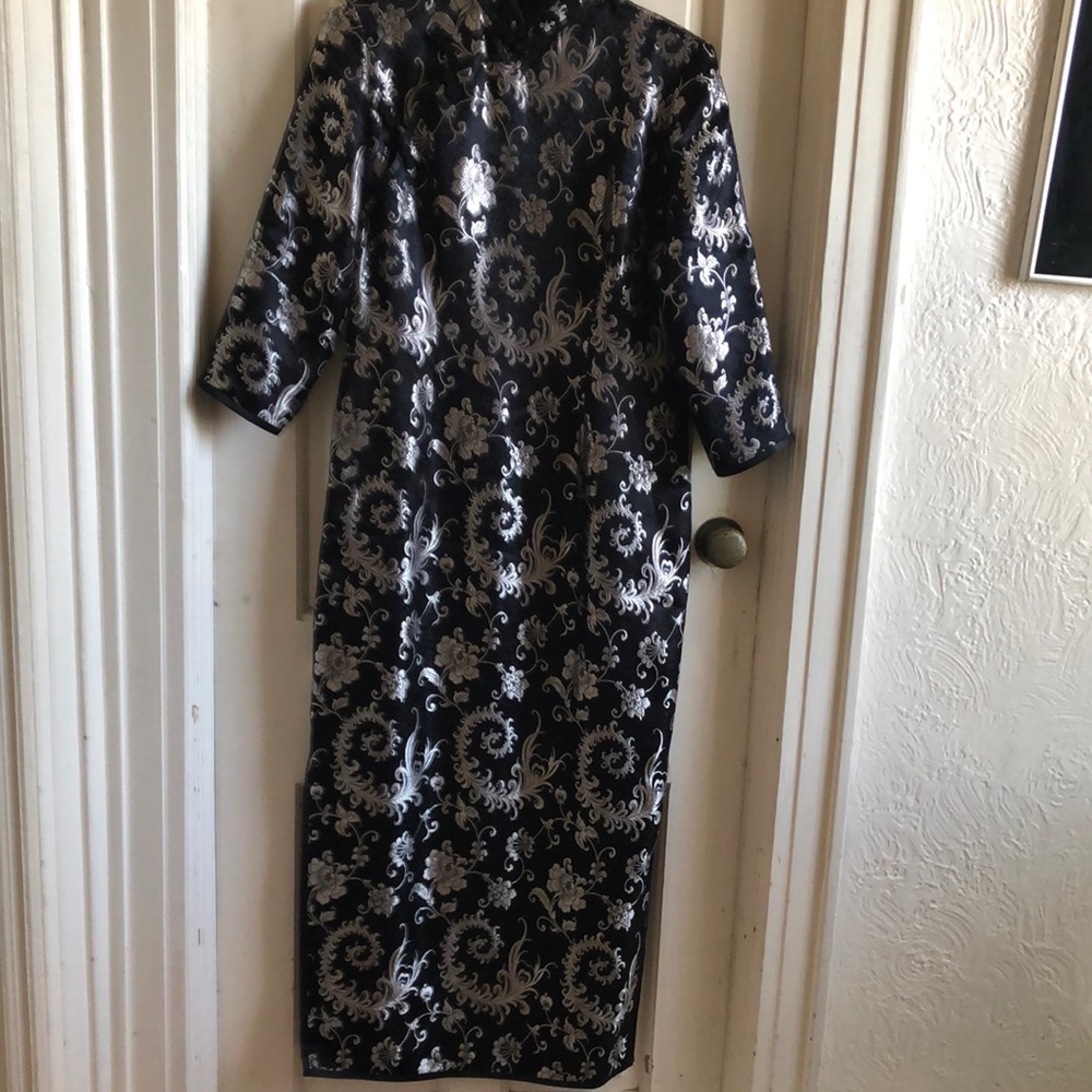 + Mandarin Collar Kimono Dress Black/Silver XXL
